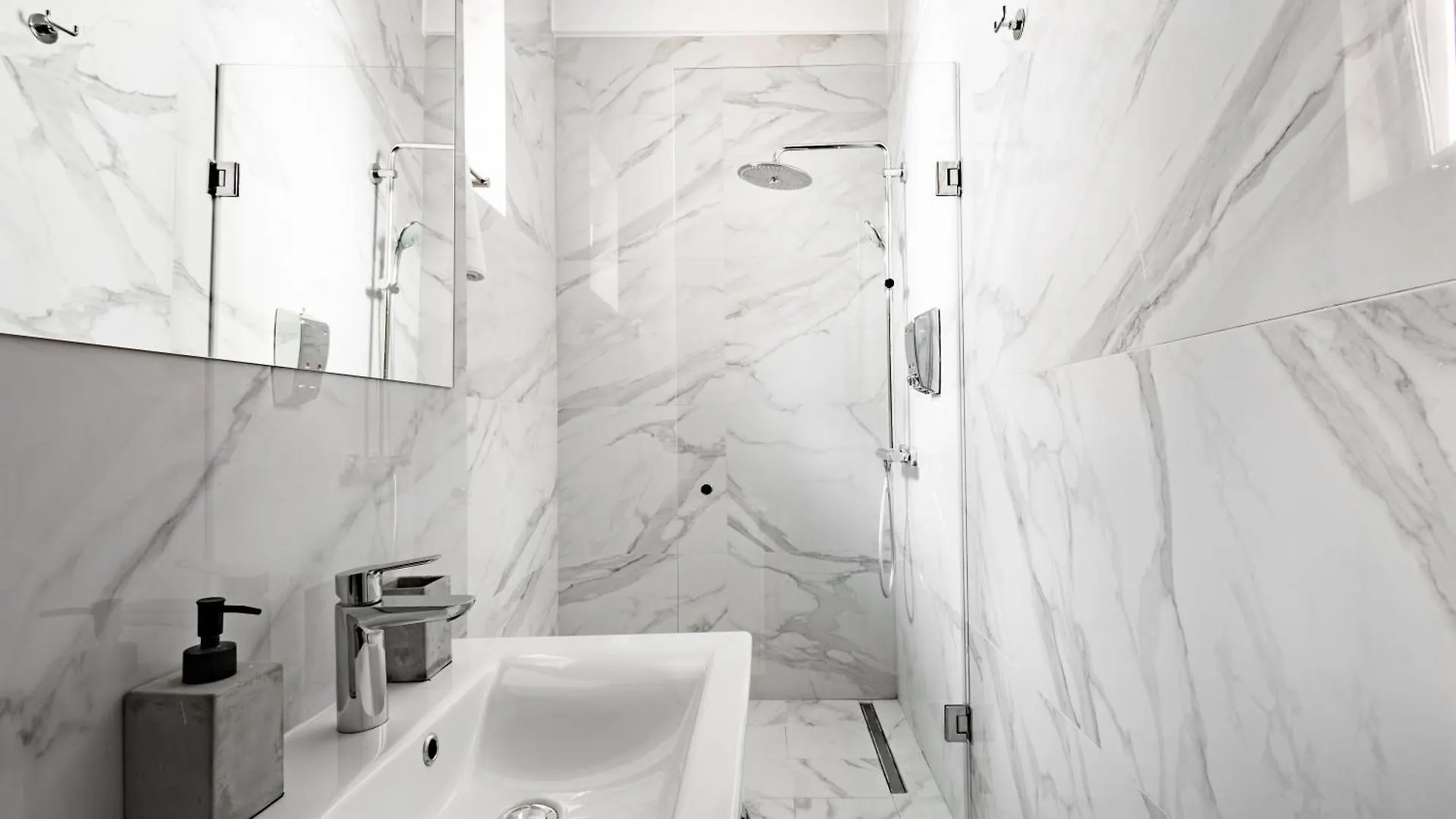Piccolo Mondo By Citybookings Bukarest