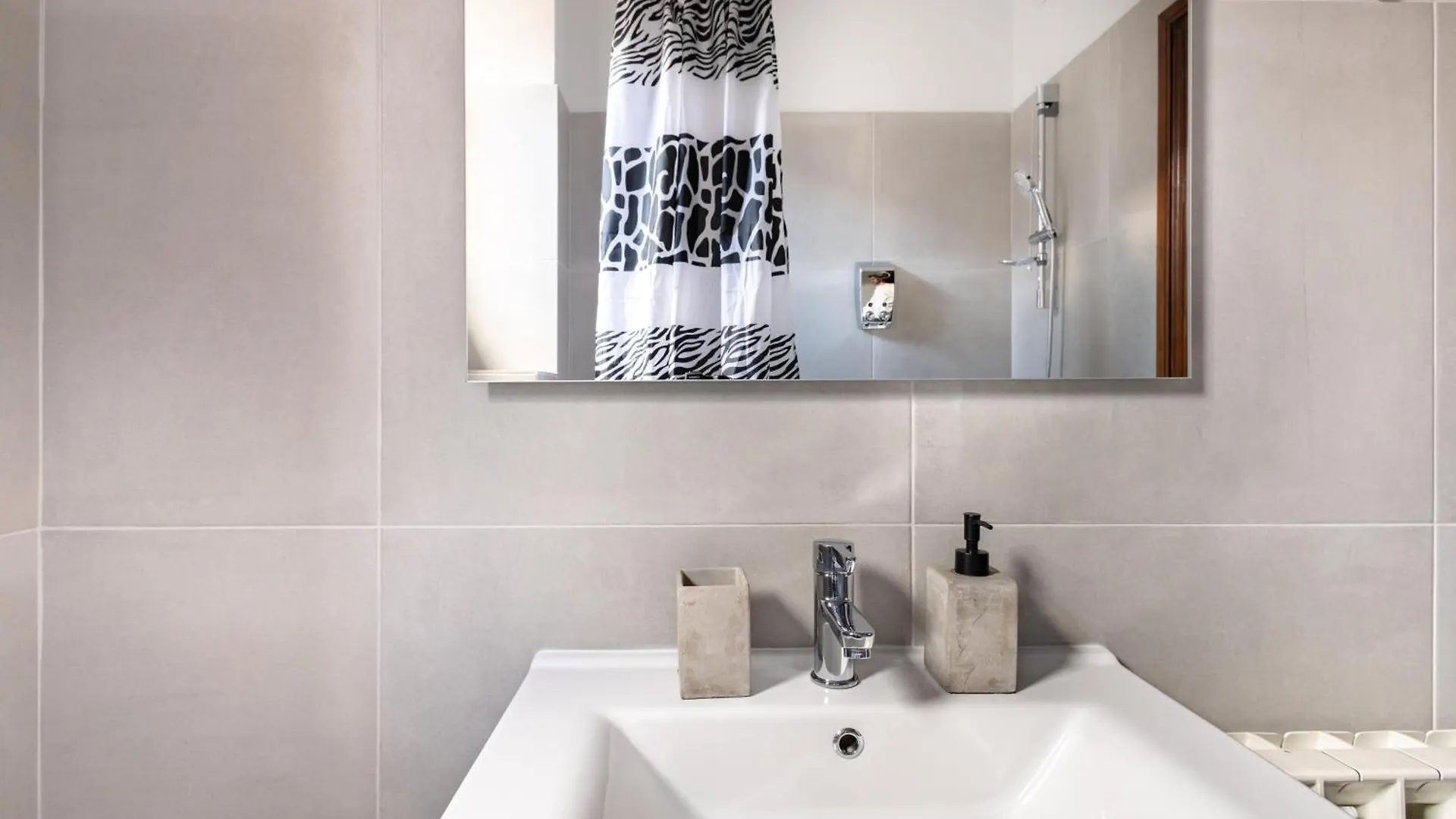 *** Apartahotel Piccolo Mondo By Citybookings Bucarest Rumanía