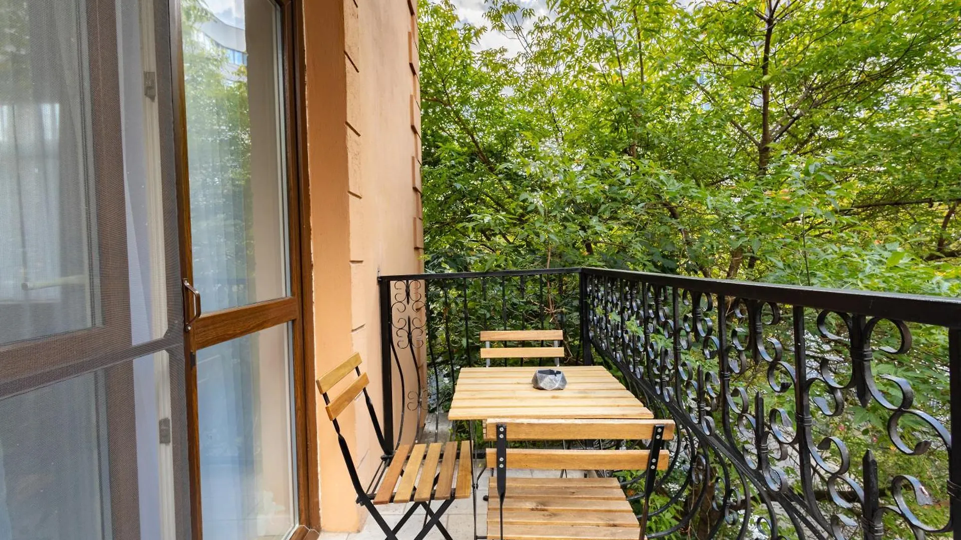 Lägenhetshotell Piccolo Mondo By Citybookings Bukarest